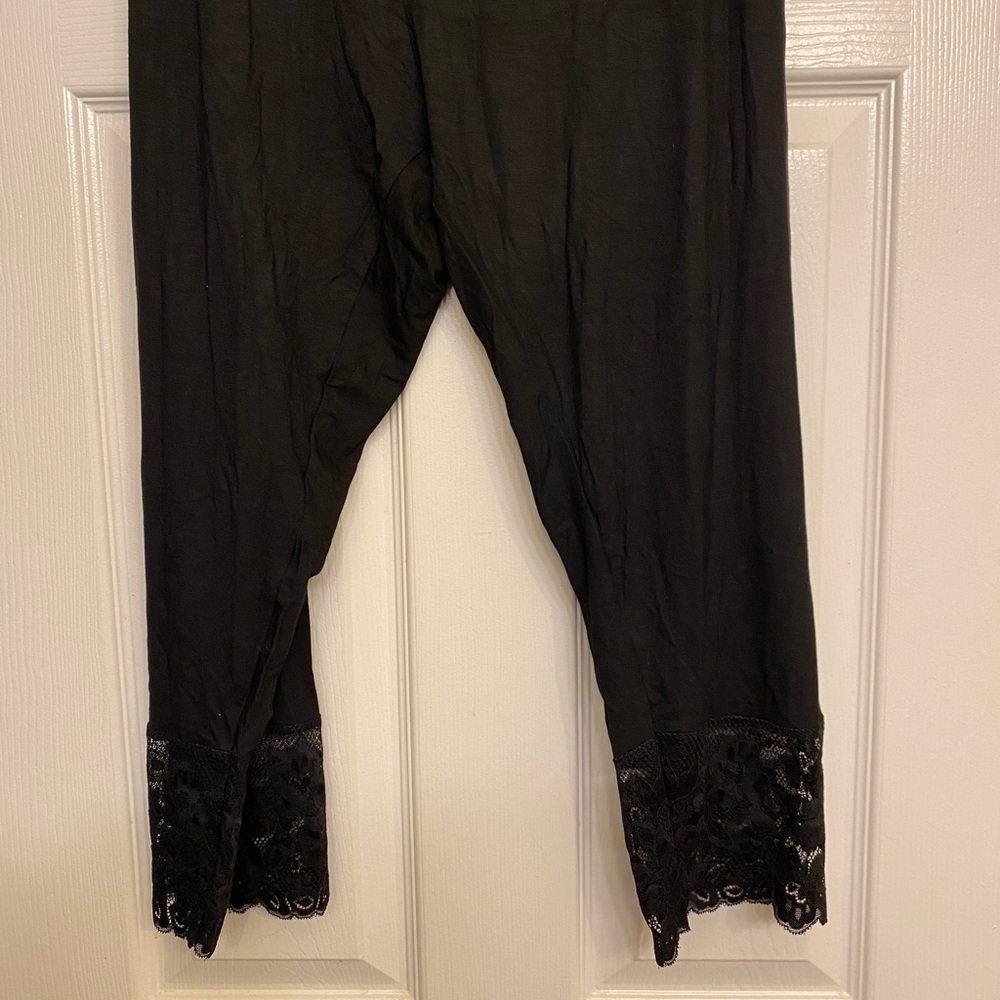 SHEIN - lace leggings